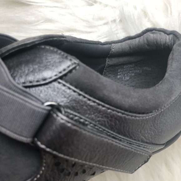 Women’s shoes - Picture 3 of 3